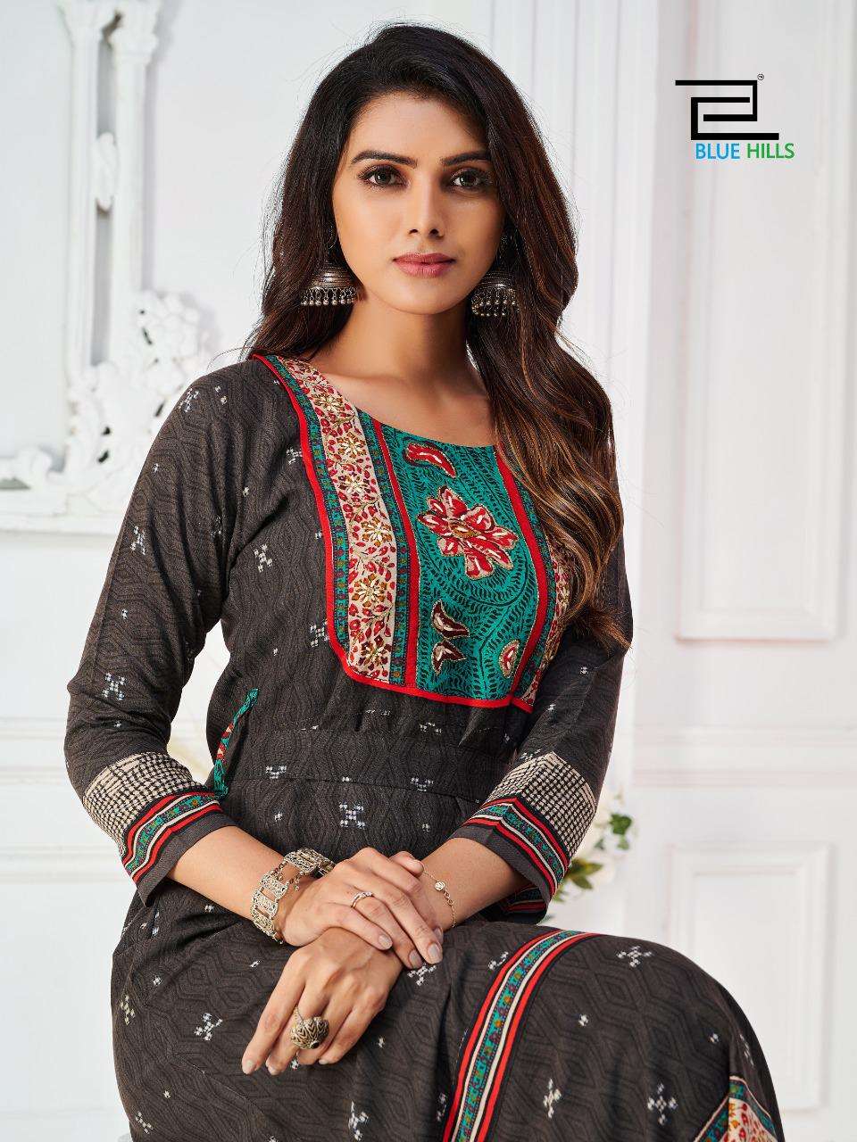 NEK-NX BY TUNIC HOUSE NEW NECK DESIGN FANCY READYMADE FLAIRED UNIQUE RAYON  EMBROIDERED KURTI COLLECTION BEST SELLER IN INDIA SINGAPORE UAE MALAYSIA -  Reewaz International | Wholesaler & Exporter of indian ethnic